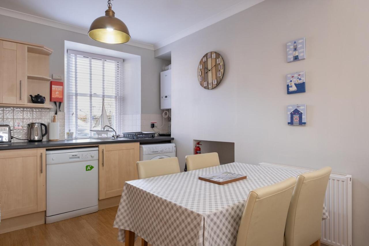 Stonehaven Ground Floor Home With A Spectacular Harbour View. Екстер'єр фото
